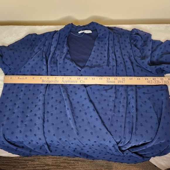 NWOT Beacon Apparel Faux Wrap Swiss Dot Navy Long Sleeve Top Size L - Picture 9 of 14